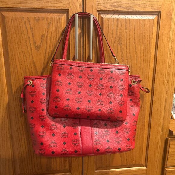 MCM Reversible tote including pouch - Picture 4 of 10